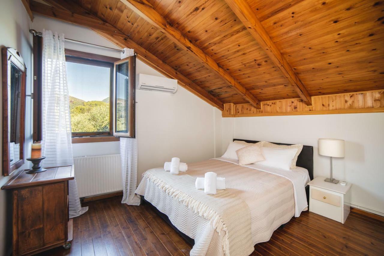 Elea Villa